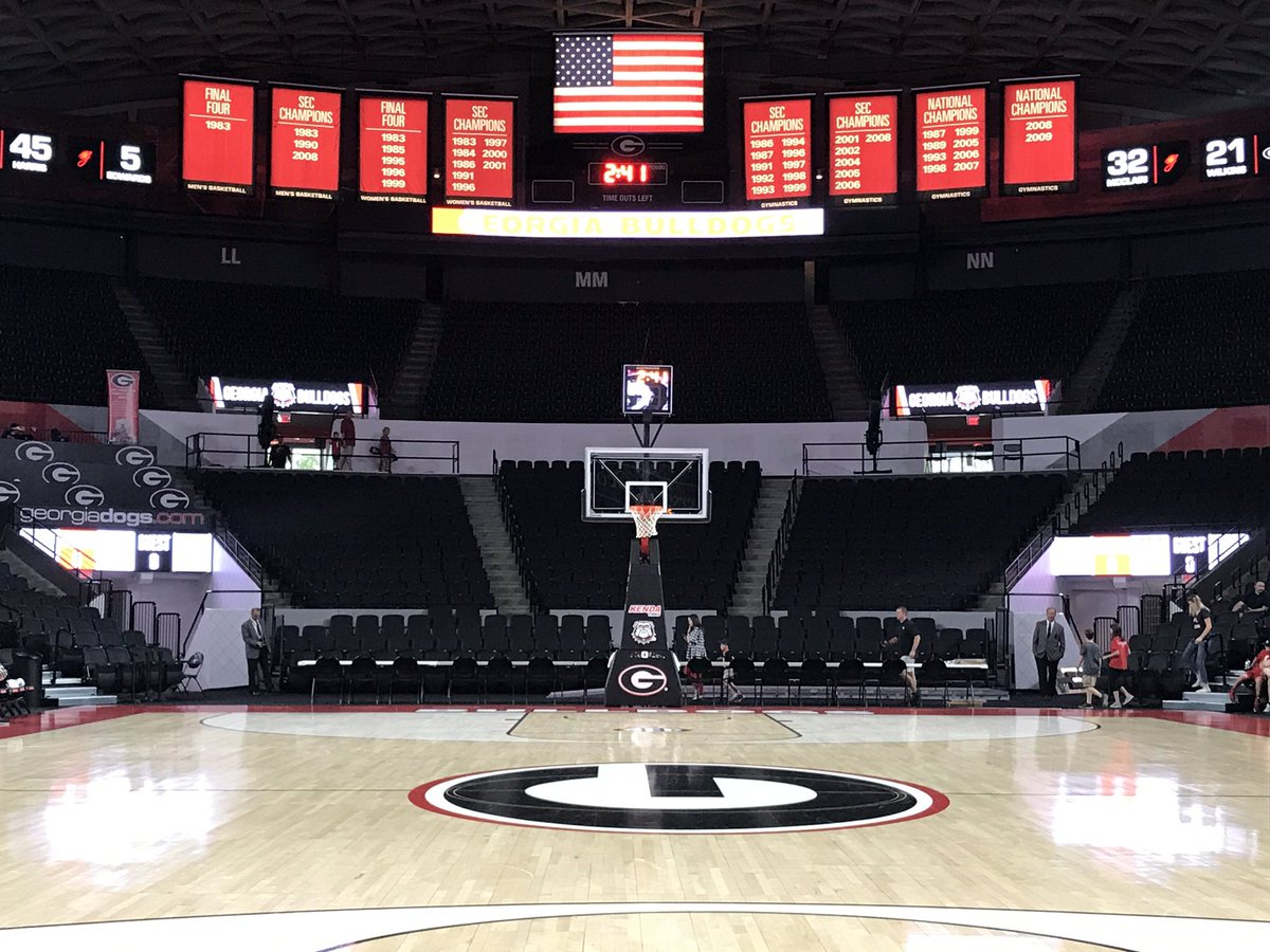 DHickoxWSB's tweet photo. Checking out the newly renovated #StegemanColiseum at today's @UGABasketball open practice. #WSBTVsports https://t.co/45nvdEVY60