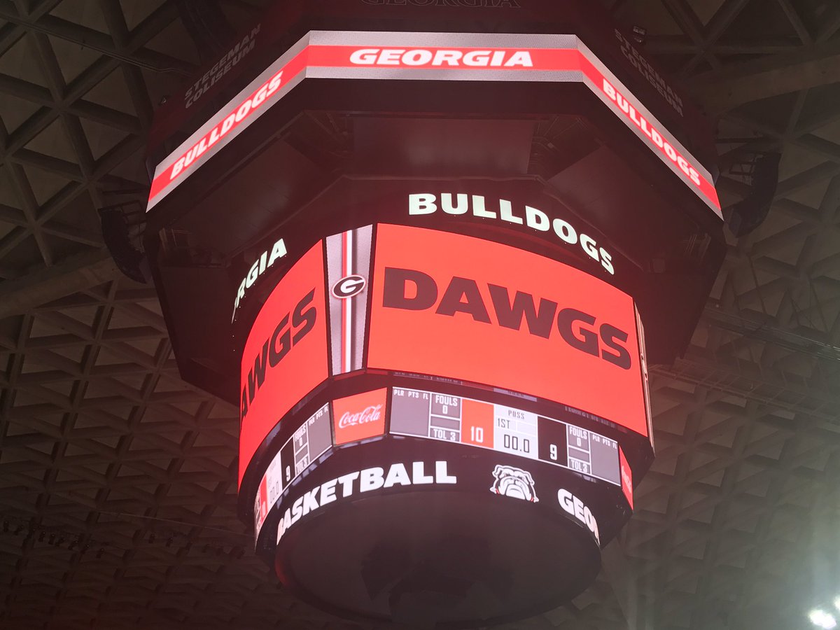 DHickoxWSB's tweet photo. Checking out the newly renovated #StegemanColiseum at today's @UGABasketball open practice. #WSBTVsports https://t.co/45nvdEVY60