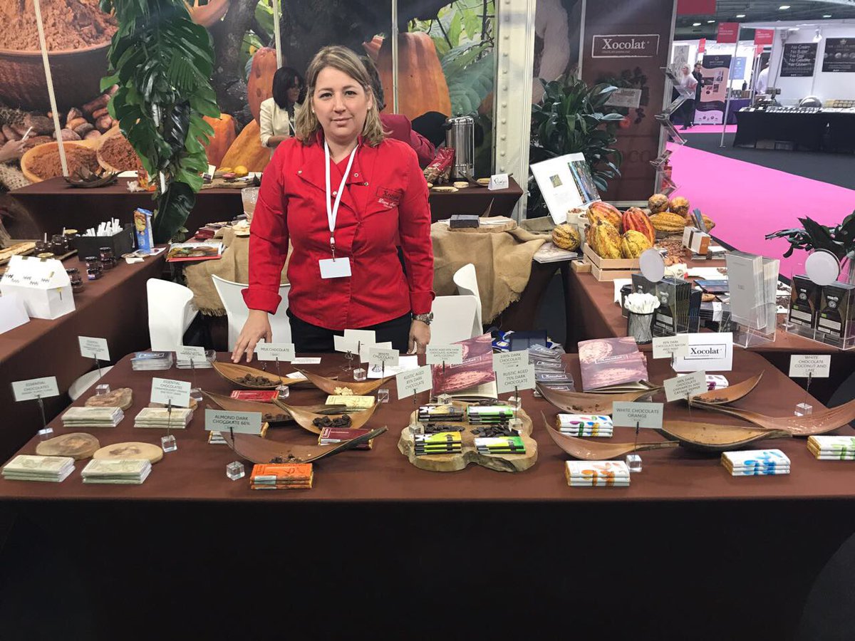 prodominicana's tweet photo. Llevamos al mundo nuestro sabor y calidad. Cacao #Chocolate dominicano 🇩🇴 en el #LondonChocolateShow2017 🇬🇧 https://t.co/pDSq03yAED