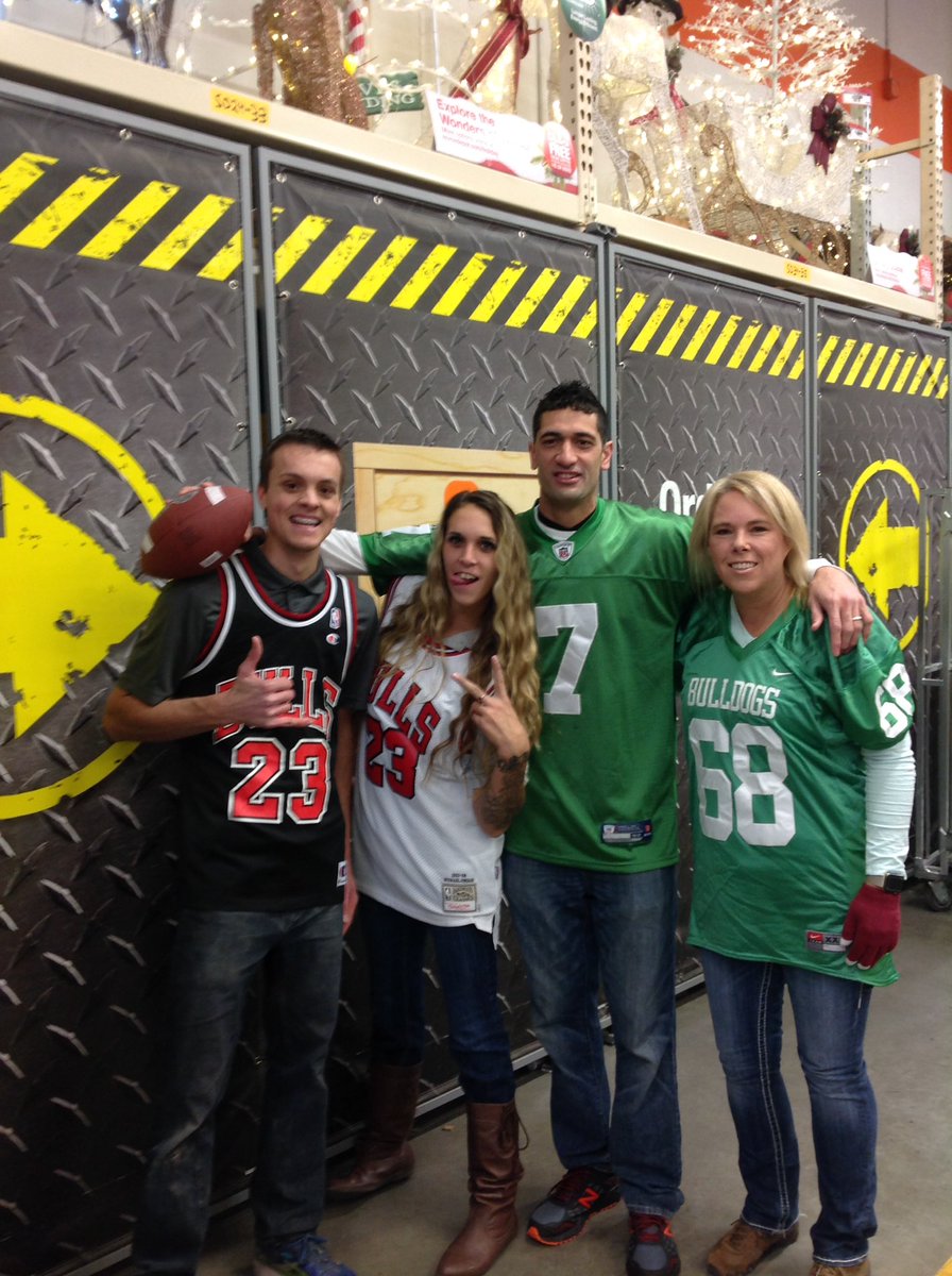 RussWesley23's tweet photo. Team Spirit Day at the Ferocious 4416 Home Depot!  Wear your favorite sports team apparel! #ferocious4416 @d53_CAM #CAM2017 #PACNORTHPROUD https://t.co/B9btxlAEhH