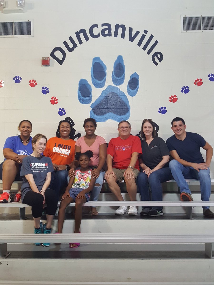 dvilleyl's tweet photo. @DHSSwimming 
Shoutout of THANKS to the swim parents who helped us decorate the D'ville natatorium. https://t.co/OA3xOFRqhs