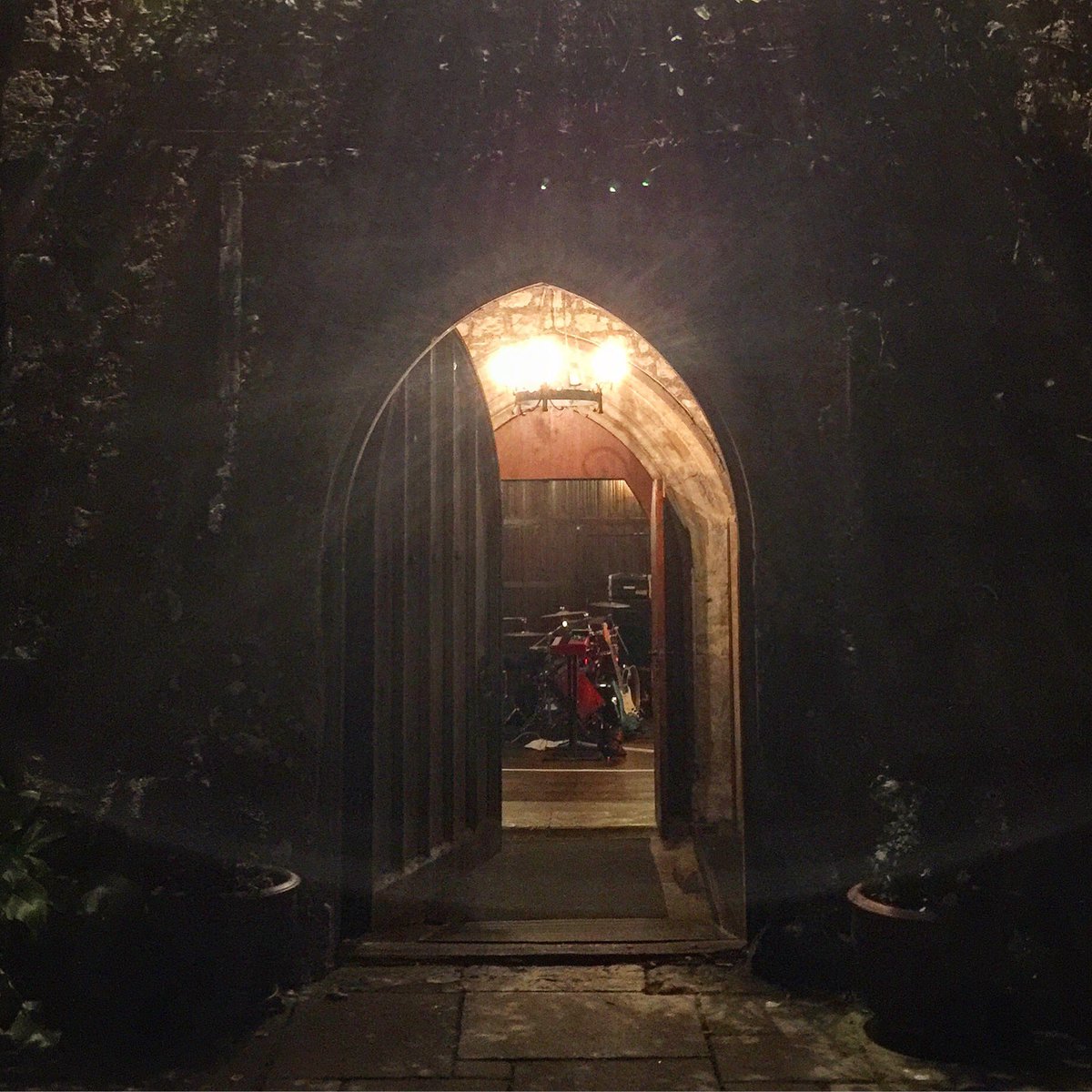 Tonight's stage door <a href="/LympneCastle/">Lympne Castle</a> 🚪🏰 #lympne #lympnecastle #stage #stagedoor #backstage #castle #wedding #partyband #weddingband #satnight