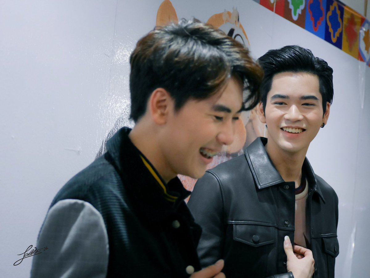 BeawLaliT's tweet photo. #มีนเป็นค่าเฉลี่ย ผู้ที่ทำให้ #มาร์คเป็นลูกชิ้น ผู้เกรี้ยวกราดย���้มจนตาปิด
#มาร์คมีน #TUSexyBoy #conversationthailand https://t.co/uKL4qye0lZ