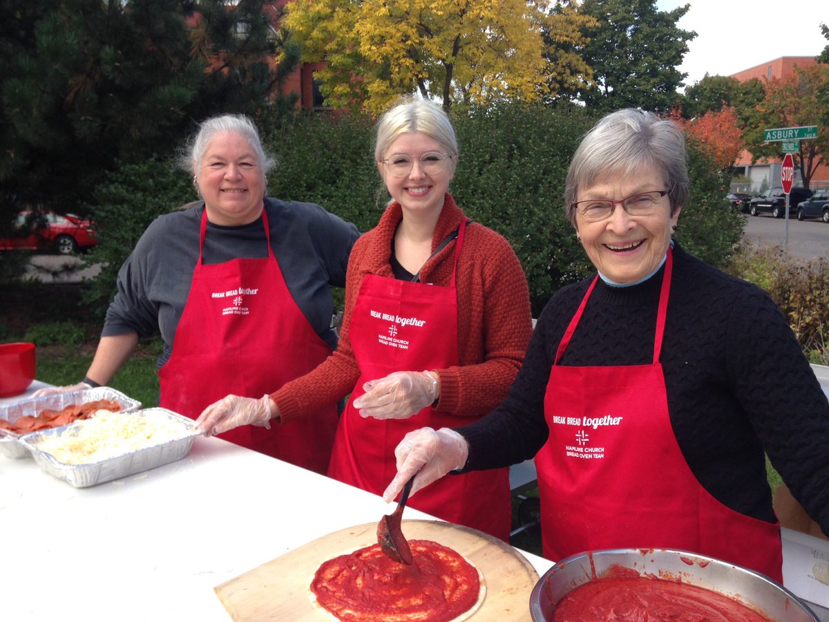 R_Marzahn's tweet photo. Pizza Palooza- bringing @HamlineAlumni and community together to raise funds for hurricane relief @UMC_UMCOR. #HUAlumWeekend #PiperPride https://t.co/ArwM6vbmD5