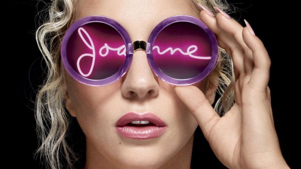 RDTLadyGaga's tweet photo. Little Monsters tornam tag pedindo vinda de Lady Gaga ao Brasil o assunto mais falado do Twitter https://t.co/gbN1G9M4tf #JOANNEcomeToBrazil https://t.co/gYqyHso6gD