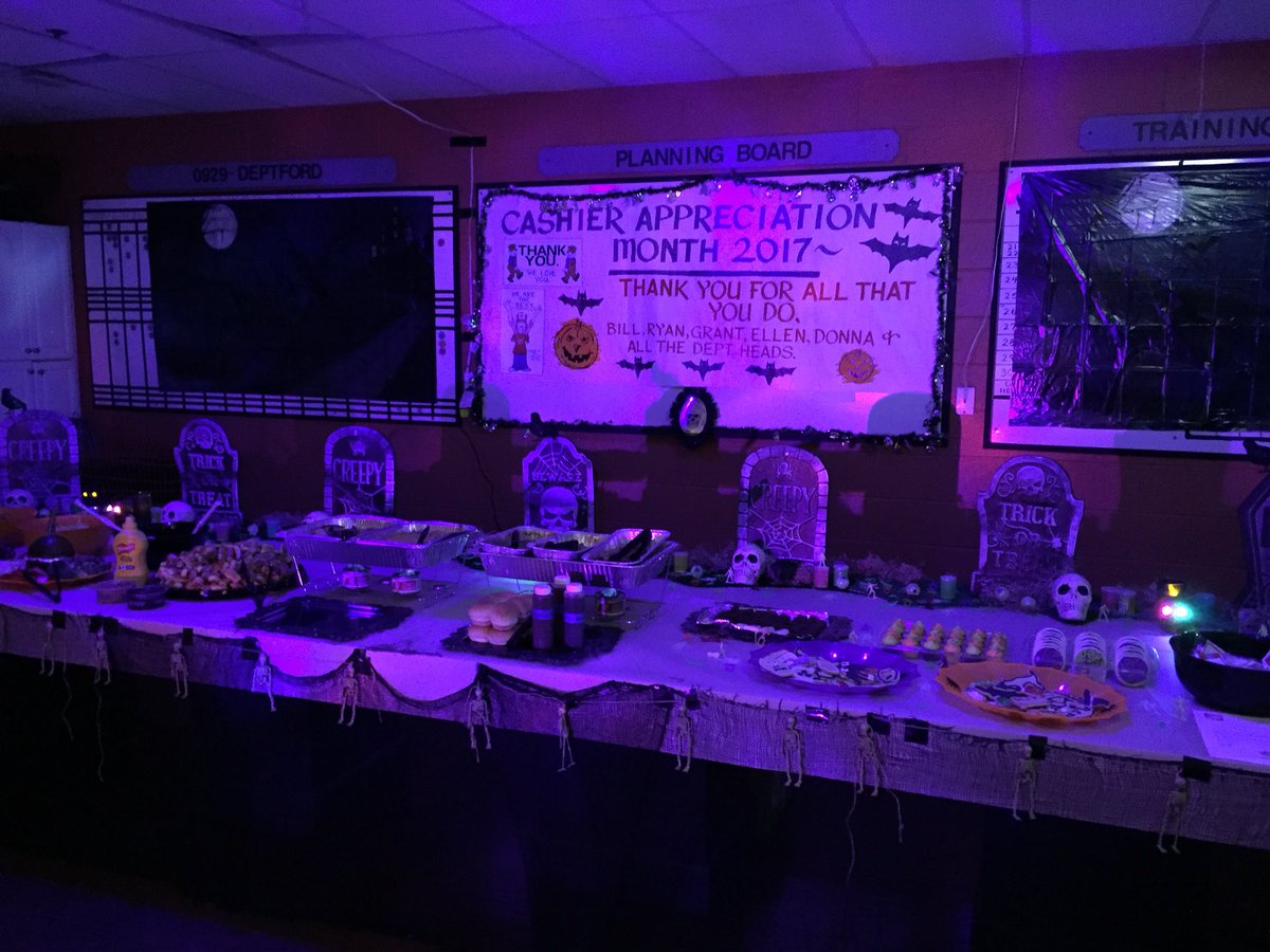 RyanGibbonsTHD's tweet photo. CAM 2017 at 929!  To all HD Cashiers, thank you for all you do!🎃🧟‍♀️🧟‍♂️🧛🏻‍♀️🧛🏻‍♂️🦇@nyyroro @wilkie_cindy @billryba929 https://t.co/IfRAWaDPo3