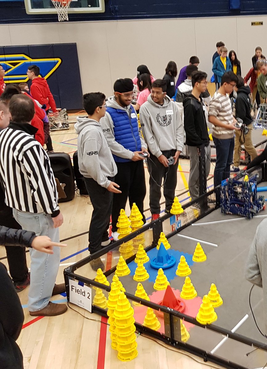 teacher_reuben's tweet photo. Let the games begin! First VEX tourney of the season at Alpha Secondary! #envertronics #eclearns #vexrobotics #STEM @ECSSinfo https://t.co/OqsGL0hkHC