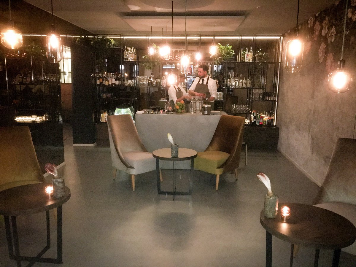 GourmetTea_'s tweet photo. RT @dilhanfernando: Artistic #Amsterdam .. Chef #ChrisNaylor the artist, #RestaurantVermeer the place. Deliciously sincere.. @Dilmah #TeaInspired @nhcollection https://t.co/fQzLAfEGT7