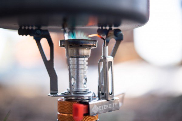 OutdoorGearLab's tweet photo. Backpacking stove review updated @Etekcity Ultralight. We also report on testing the @MSR_gear Pocket Rocket 2 https://t.co/mGbwOFJA4u https://t.co/FUnZvqwEZO
