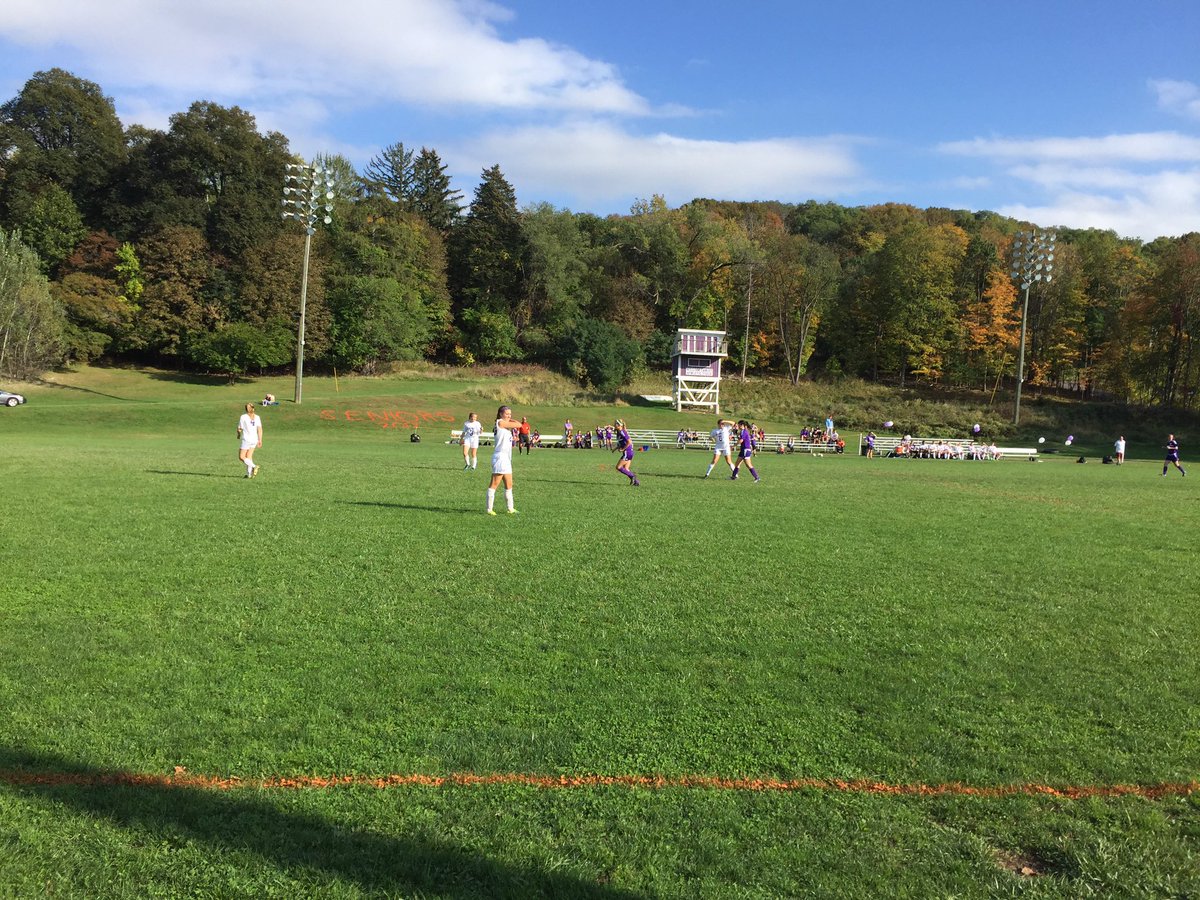 JChapmanTV's tweet photo. Right now Voorheesville up over Catholic High 2–1 @MarisaJacquesTV @DMyers1590 @SPECNewsAlbany #ColonialCouncil #VarsityGirls #Soccer https://t.co/NuDusZxgap