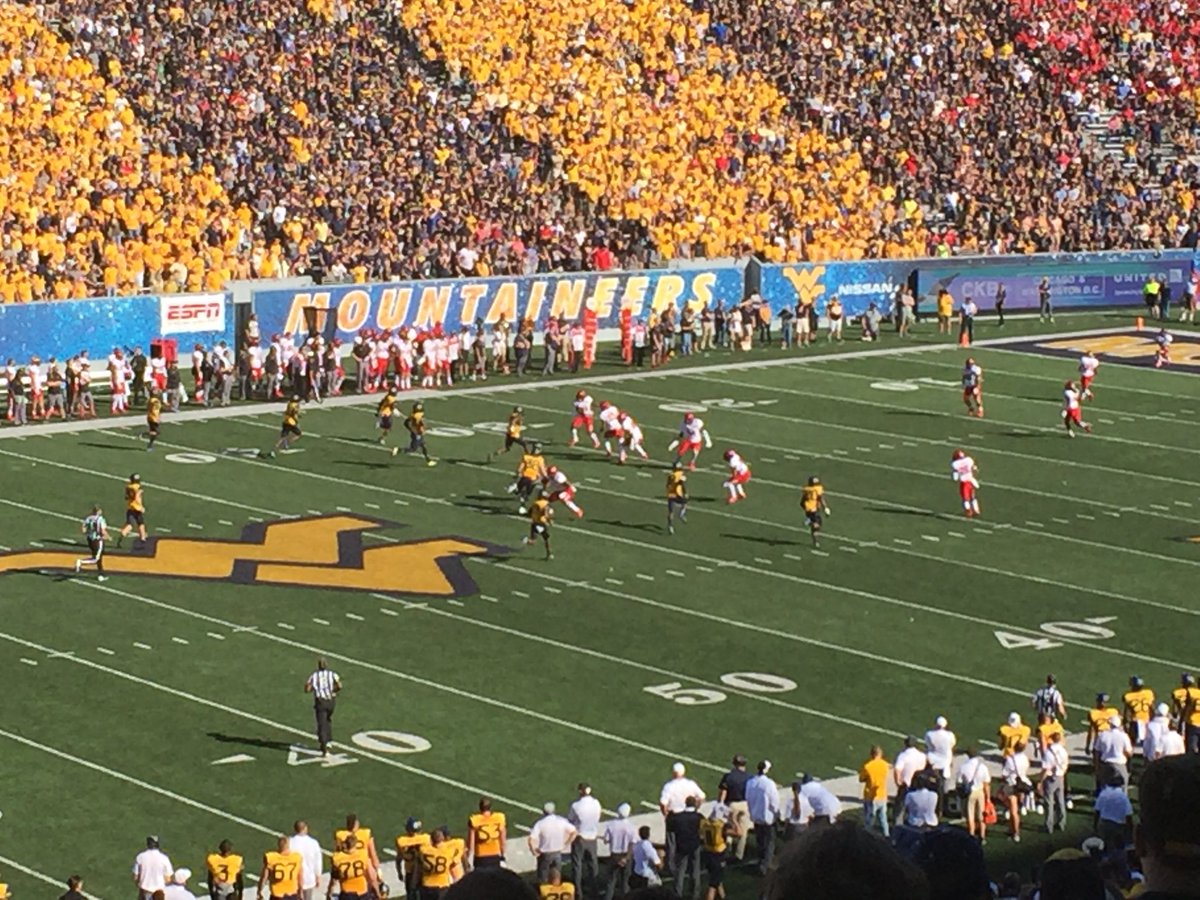 mikeanthonypie's tweet photo. What a comeback! Down 35-17, @WVUfootball leads #TexssTech 39-35 and driving for more. Yup, typical #Big12 game #WVU https://t.co/ShTg6o6BcO