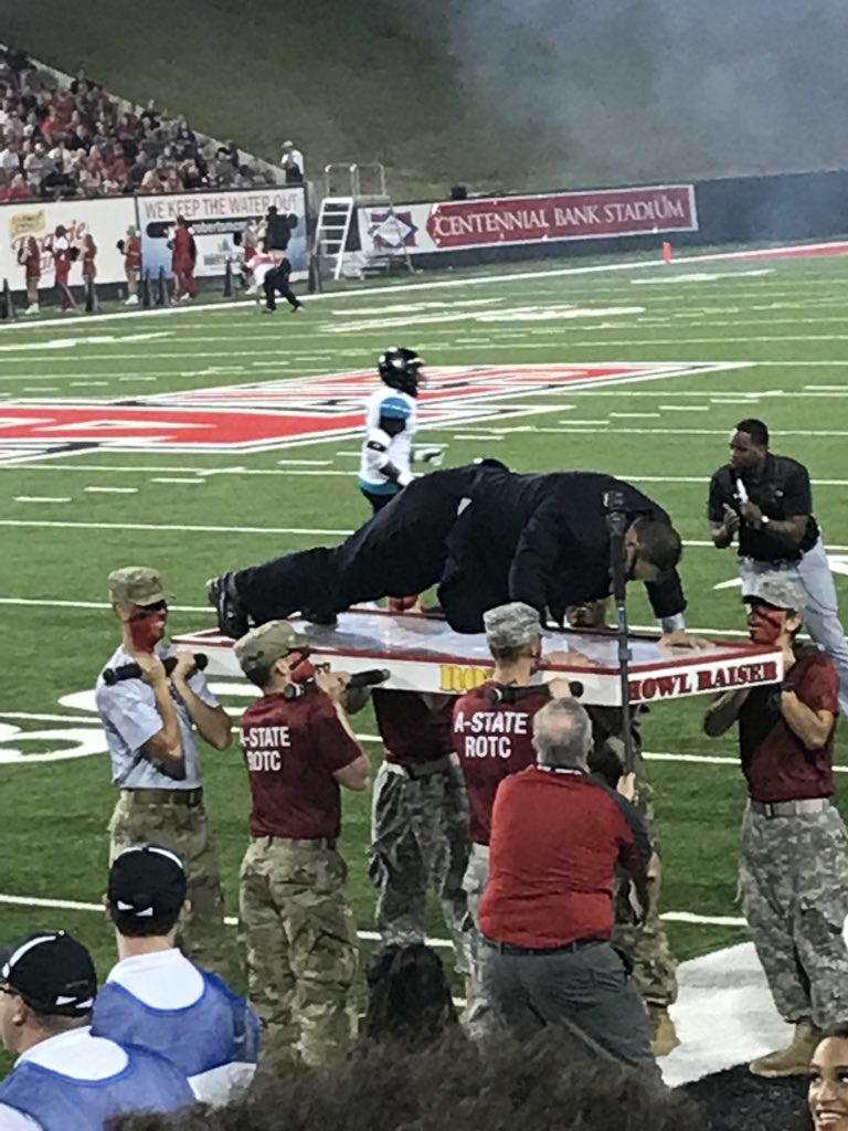MERRICKnStepdad's tweet photo. IF YOU WANT MY TUITION PUSH FOR IT #RGMCombs #AsuHomecoming2K17 https://t.co/a3aF7LQrIA