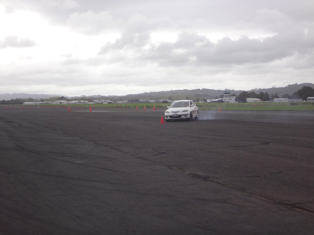 driverreview's tweet photo. #Wheeltime #jturns #reverse180 #parralelpark #mooseavoidance #frontwheeldrifting https://t.co/atKku6aqxt