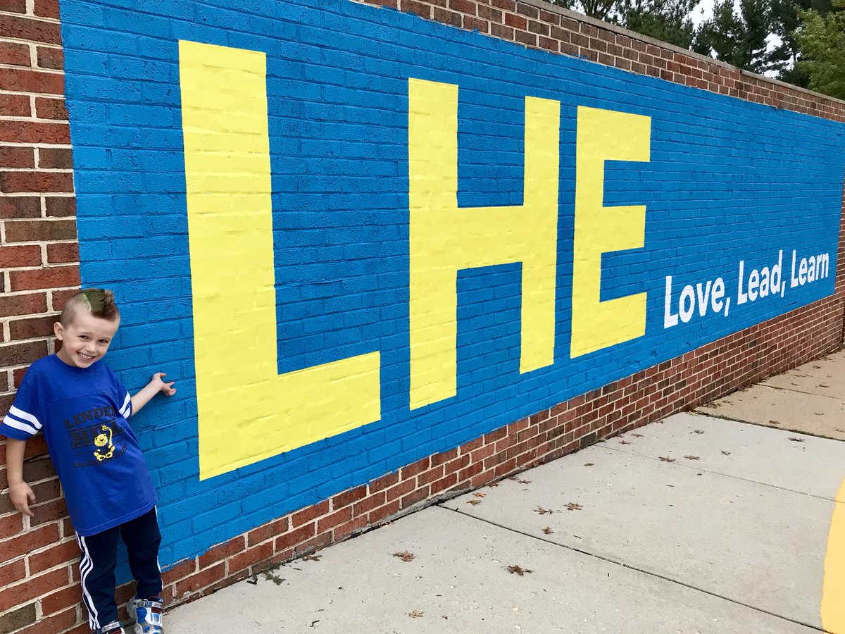 tom_glennon's tweet photo. John had a blast last night visiting @LindenHillLions for #LHEmovienight! We even pulled out the #LHEdads frame! #LHEpride #LoveLeadLearn #futurelittlelions https://t.co/oF5dTzVIoY