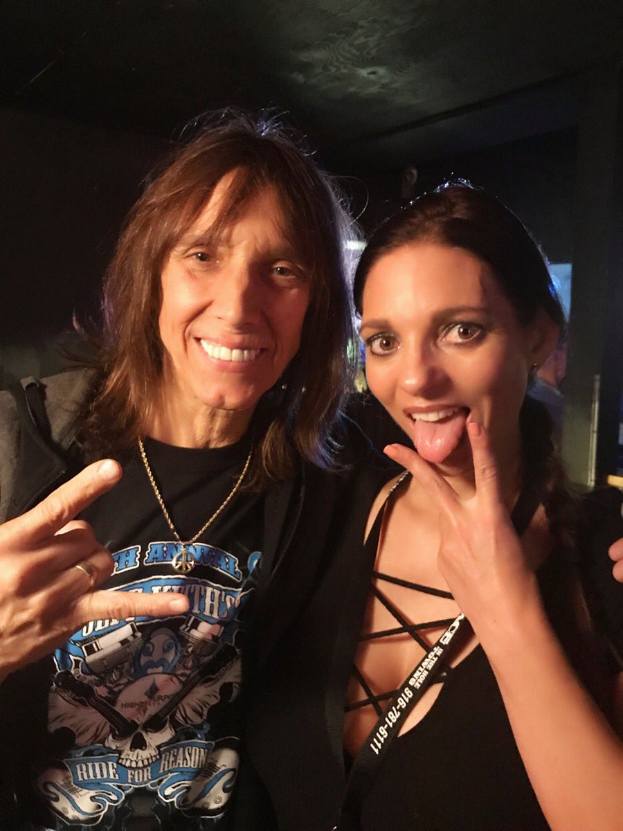 MindiMink's tweet photo. @TeslaBand Great Times &amp; For A Great Cause 🏍#JeffKeithRide And Yes, my friend did ride bitch today 😜#SecureMan #MILFBikerMama https://t.co/QXccWzRhbL