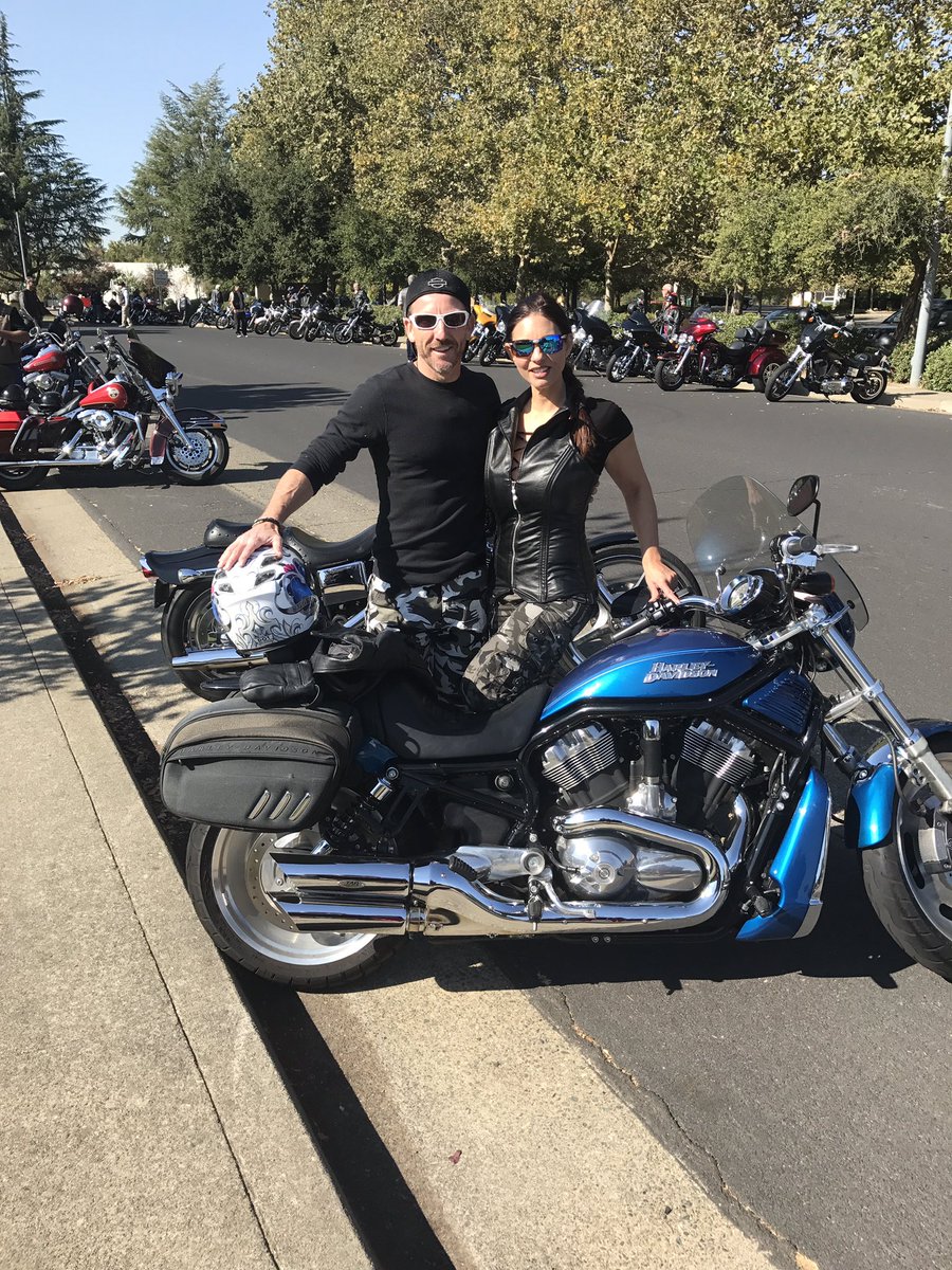 MindiMink's tweet photo. @TeslaBand Great Times &amp; For A Great Cause 🏍#JeffKeithRide And Yes, my friend did ride bitch today 😜#SecureMan #MILFBikerMama https://t.co/QXccWzRhbL