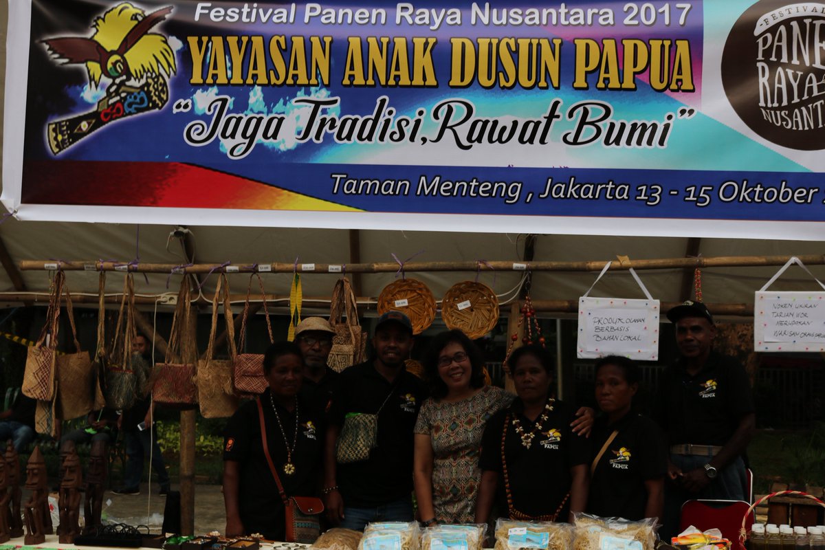 Segenap Direktur&amp;Masyarakat Dampingan <a href="/YadupaPapua/">YADUPA</a> Mengucapkan Selamat Terselenggaranya <a href="/parara2017/">Panen Raya</a>  <a href="/ntfpepindonesia/">NTFP-EP Indonesia</a> <a href="/JTARIGANS/">Mondan_Bogor</a>