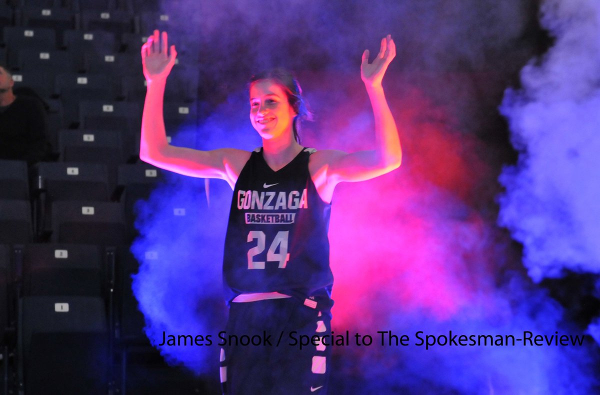 jlsnook_15's tweet photo. A few shot while on assignment for the Spokesman Review covering the Lady Zags Fan Fest.
@SpokesmanSports 
@ZagWBB https://t.co/XKkR9jTgXZ