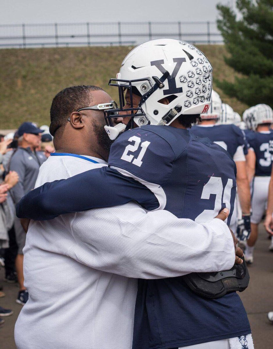 damondhenson11's tweet photo. Can’t describe the love I have for this man✊🏾 https://t.co/D2bjaC6Evn