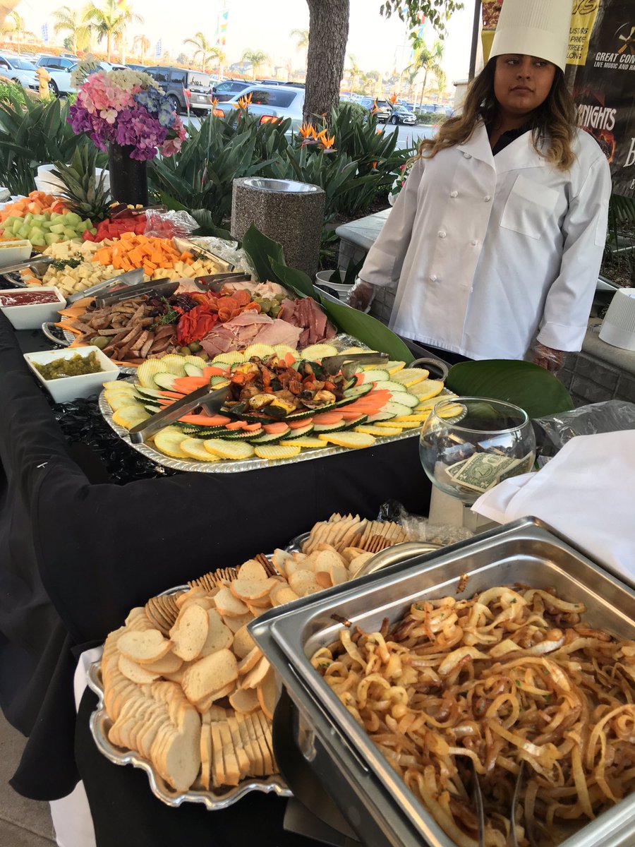 5oclockwinebar's tweet photo. Hurry down for #Oktoberfest today with live music, #wine, #beer &amp; $15 plate of food from #Malarkeys! #LongBeach #SealBeach https://t.co/2hfiYUTNCq