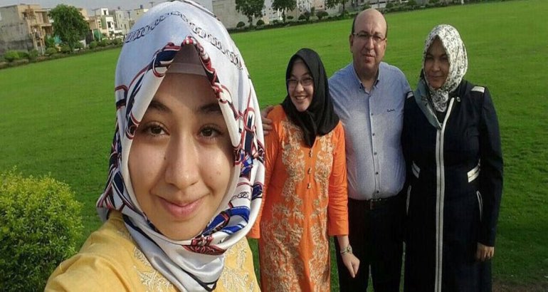StockholmCF's tweet photo. Pakistan government deports abducted Kaçmaz Family to Turkey https://t.co/E1p1jDckpF https://t.co/sI6LfFDzew