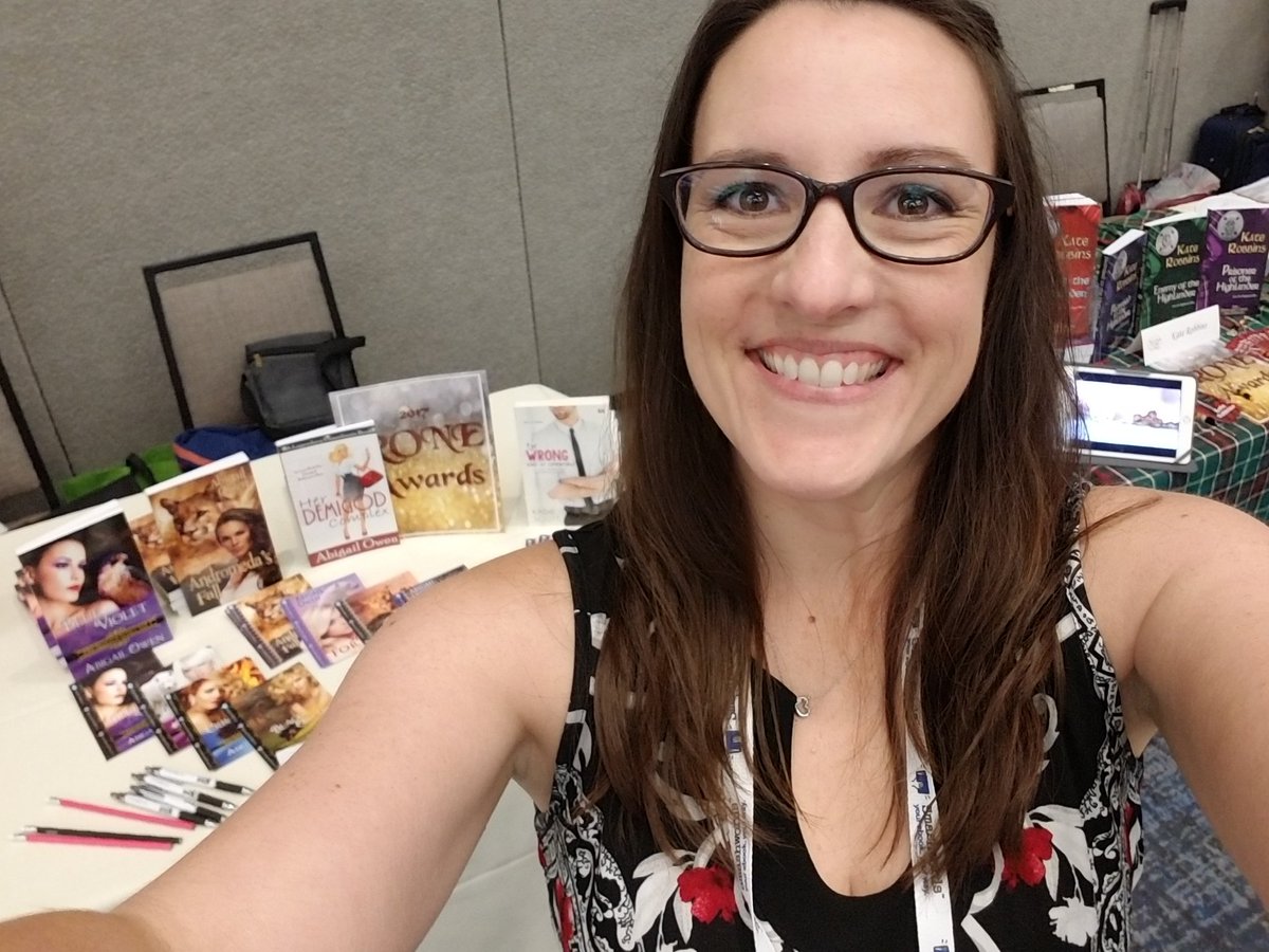 AOwenBooks's tweet photo. All set up and ready to enjoy the reader rave signing at #InDScribe2017 https://t.co/CrDXHo0nxr