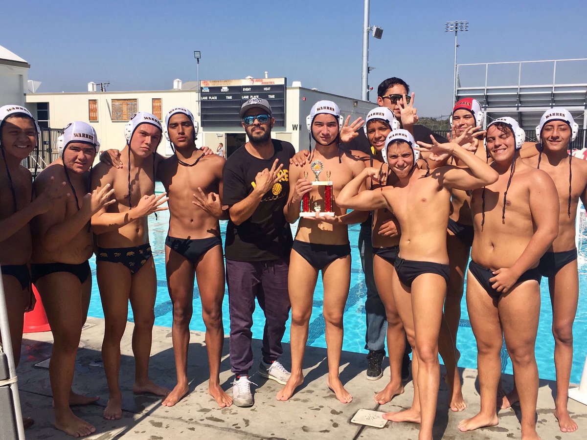 nickgutierrezz's tweet photo. just a couple of boys playing with a ball🤽‍♂️ https://t.co/7GZbbxaaBq