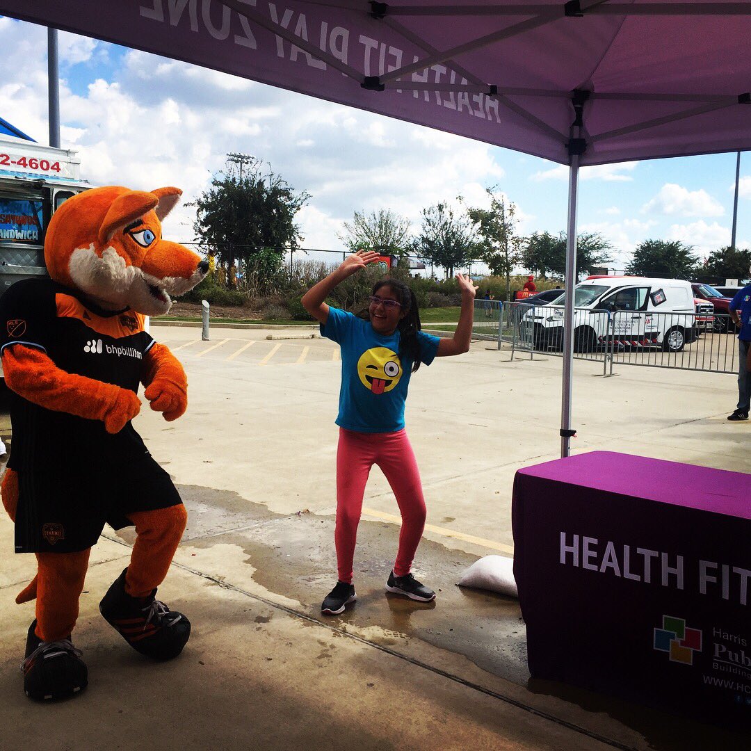 hcphtx's tweet photo. With #HoustonDynamos mascot Diesel π¦ at #CopaUnivision2017 this year! Making sure we stay #Houstonhealthy because #Healthmatters! #HCPHTX https://t.co/bUyiOAd0Mm
