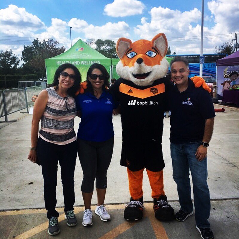hcphtx's tweet photo. With #HoustonDynamos mascot Diesel π¦ at #CopaUnivision2017 this year! Making sure we stay #Houstonhealthy because #Healthmatters! #HCPHTX https://t.co/bUyiOAd0Mm