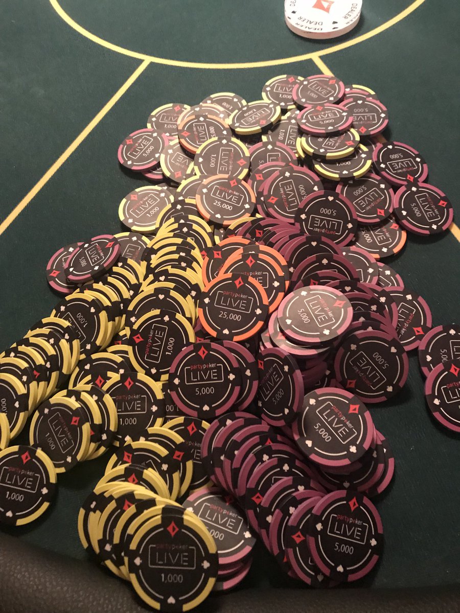 Iversma's tweet photo. Vant denne potten. All in preflop med QQ. Møter KK og AA. Q i døra. 800k. Har 28k for 50min siden. #ViMennOpen https://t.co/CFUuxDKrjl
