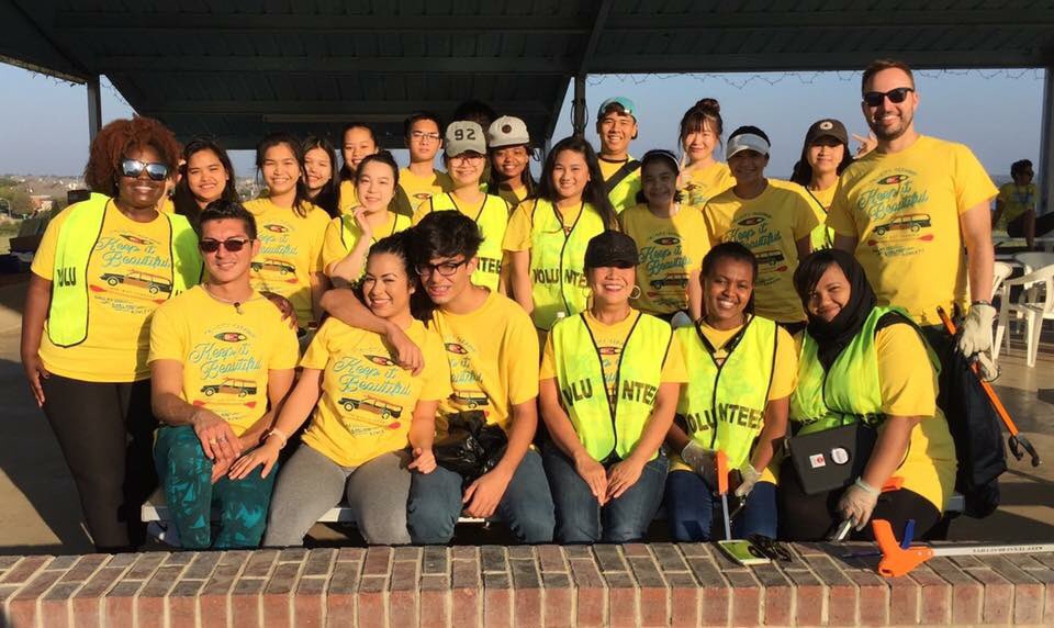 sssmith0903's tweet photo. Eagles, Mustangs & Patriots together as one!!! @GISD4ELLs @mrpruessner @rdabello27 @theceebru @maresa_bailey @DallasTexans1 #tricitycleanup https://t.co/9eMjLlw33D