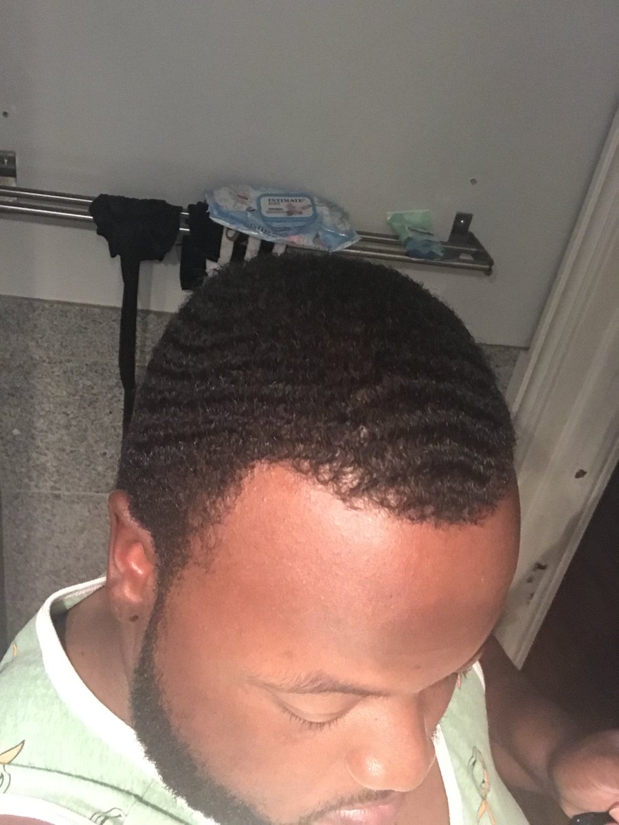 Reggiebchi's tweet photo. New wave 🌊 #Wave #Waves #sheamoisture #coconutoil #naturalhair #curls #Curlyhair #360wave https://t.co/d110MyLkiv