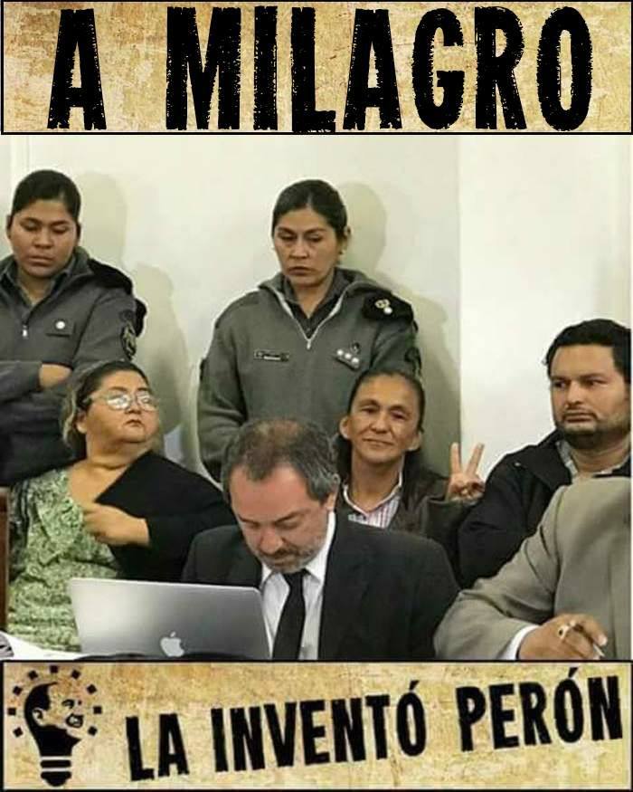 LoInventoPeron's tweet photo. Solo los brutos sienten miedo, por eso la necesitan presa. 
Libertad a Milagro Sala! Viva Perón carajo!
https://t.co/KzaF3Z1DZ2 https://t.co/eYkKWtF3kJ
