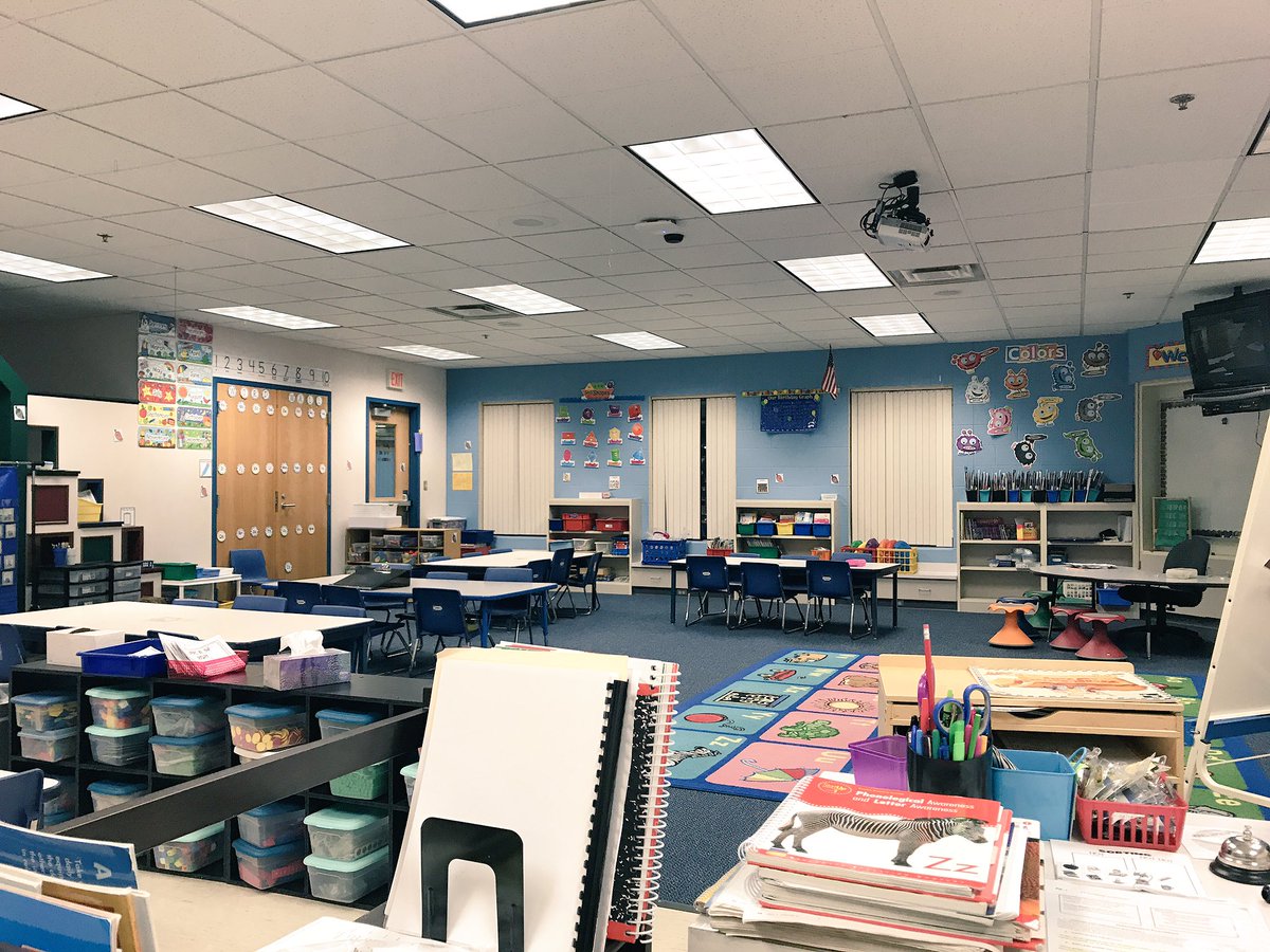 lbergy65's tweet photo. Some days I just love coming out to CES.  I just sit at my desk and stare at my classroom.  It's a beautiful sight. #trfprowlers https://t.co/KOsC1xByo0