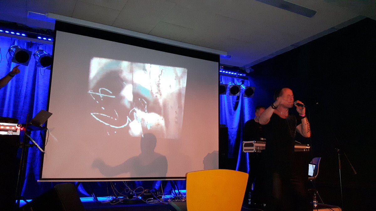 LivingKarlsruhe's tweet photo. .@POMelectro at the Festival #SyntheticOrange in #Karlsruhe - Bernd Welter brings #SynthPop Bands from all around #Europe to Karlsruhe! 👏🎶🎶 https://t.co/plV2YRcDw7