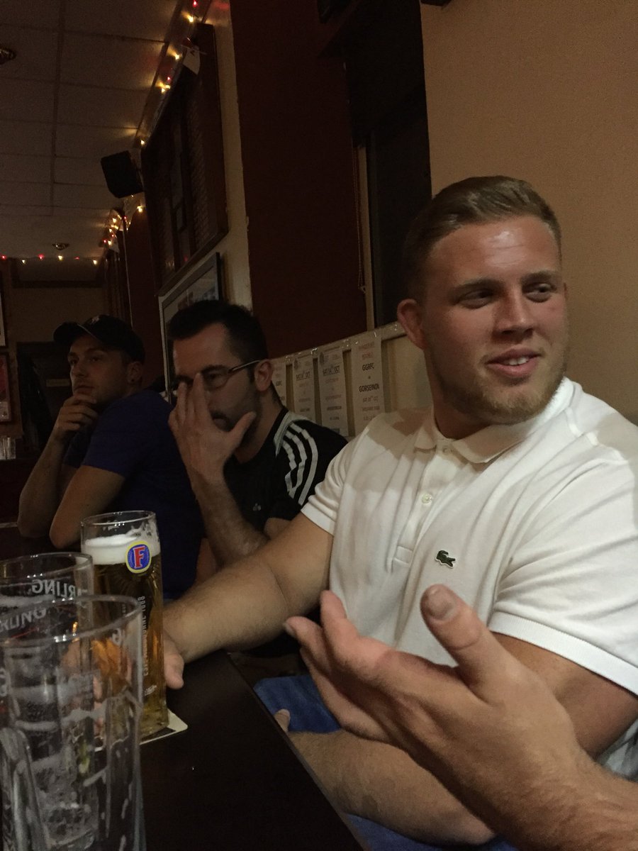 BigBallersRFC's tweet photo. @CoreyD_96 with the boys @GowchRFC #RemeberYourRoots https://t.co/YAZXALwPuk