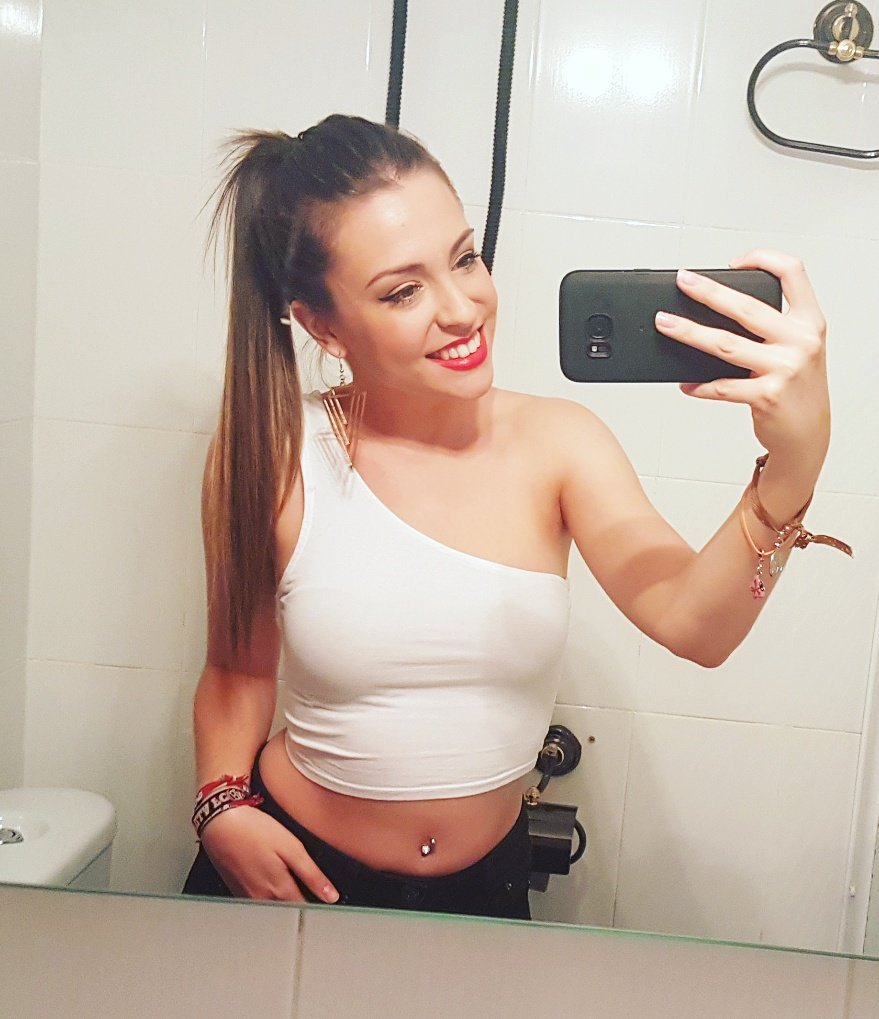 NM_aluaP's tweet photo. #Work #Voulezbar 🍸💪 https://t.co/1IF4CvBB3X