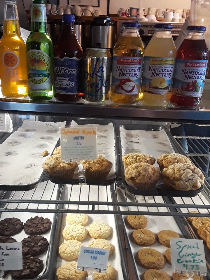 Founded on June 5, 1995 <a href="/AmazingGraceMN/">Amazing Grace Cafe + Grocery</a> makes homemade from scratch baked goods. Muffins have been popular today <a href="/lakevoicenews/">Lake Voice News</a> #UMDJour