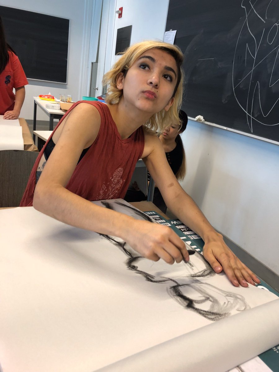 CooperSatPro's tweet photo. Portfolio Preparation class drew from a live model on day one! #saturdayprogram #cooperunion #wastenotime https://t.co/dNHUb69G6i