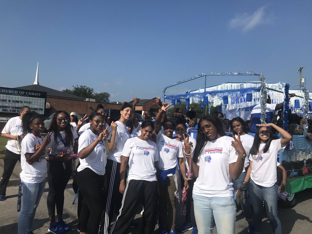 TSUTigersWBB's tweet image. Homecoming Parade with the Early Learning Center! 🐯💙🏀 #BigBlueRising #TSUHC2K17
