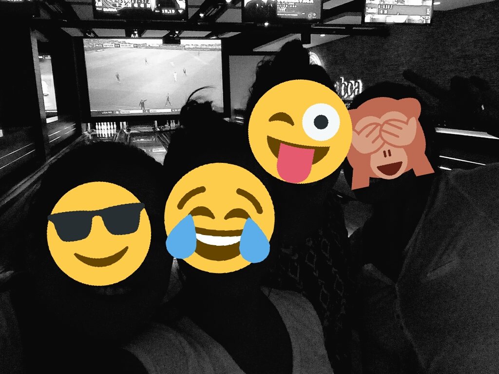 zel_delamor's tweet photo. #BolicheTime no tembló amigos aquí en @AlboaMX #Cuerna así se siente dahh ! https://t.co/76pvXHRbXu