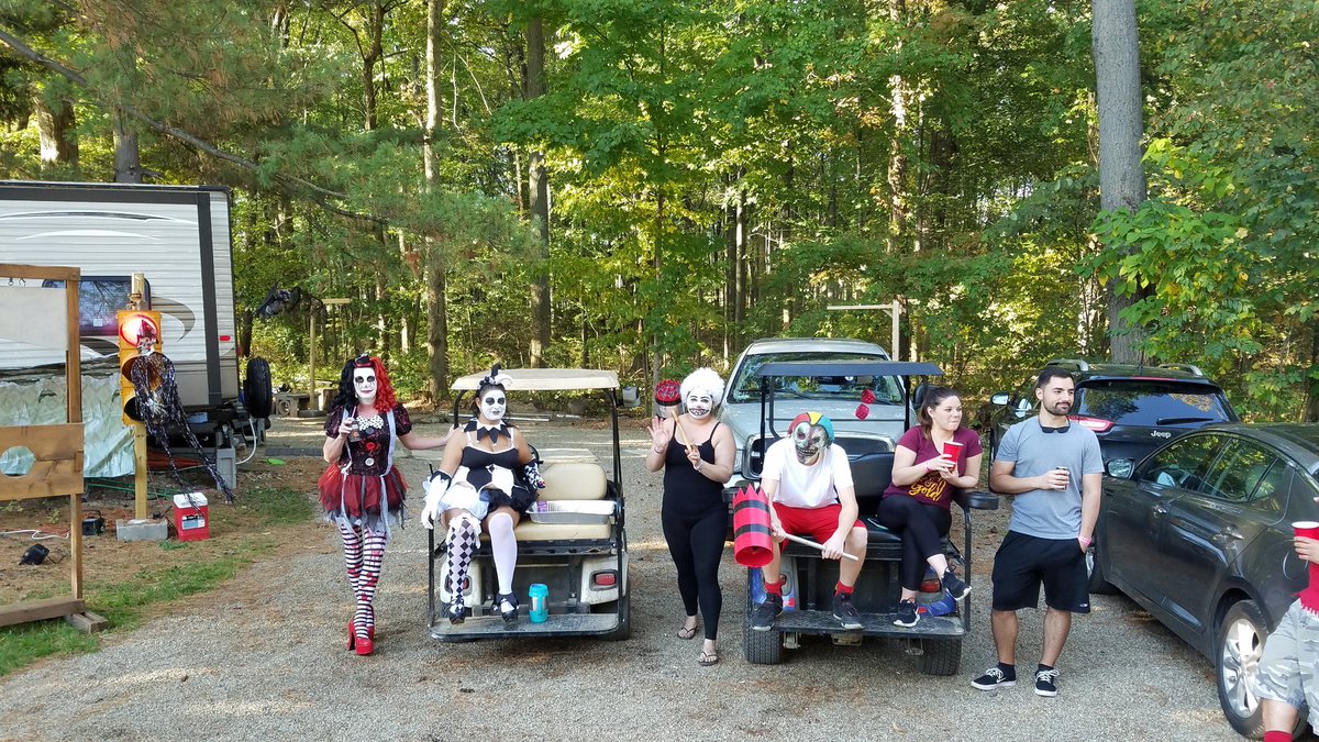 ClaysParkResort's tweet photo. #clowns #funcamping #ohio #halloween #trickortreat we know how to do fun! https://t.co/cU55S3jWSj