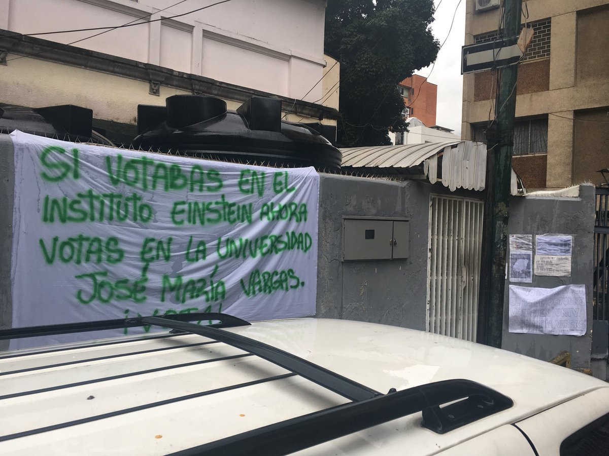 maximo_sanchez's tweet photo. Si tu C de V es el Einstein en #Chacao votarás en la U J.M Vargas en Av Galarraga. Tendremos autobuses que te trasladarán #MirandaNoSeRinde https://t.co/lqCwAATmSr