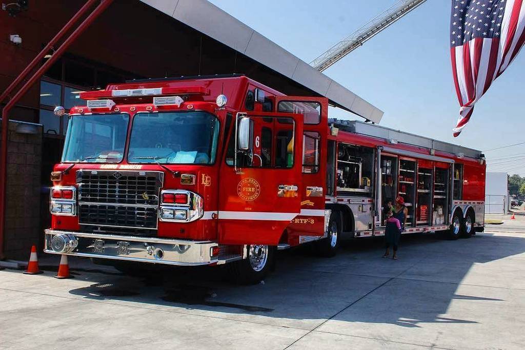 navrcos's tweet photo. 🔥FEATURED POST 🔥
@fb4_firebuff - Long Beach Fire Dept. USAR6 .
.
___💥Want to be featured? 💥_____
Use #chiefmill… https://t.co/inB6S6u64y https://t.co/K9Hsv4JyFE