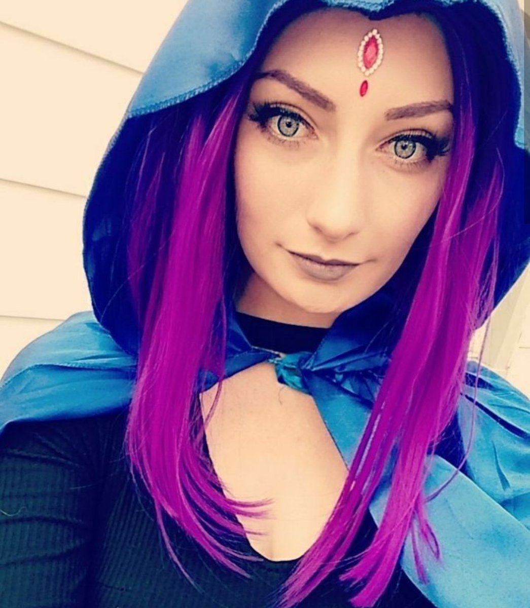 owlliecat's tweet photo. Bring me back to #ComicCon. 💜🖤 
#raven https://t.co/G1zyYFAQFD