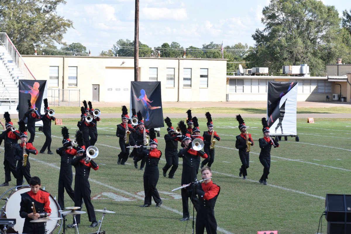 TweetDCS_CHHS's tweet photo. Some great photos of that great performance-thanks Mrs. Terry for sharing! #RespectTheHill 🎶 #TeamDCS #RaiseTheBar https://t.co/5vAsvNHzfk
