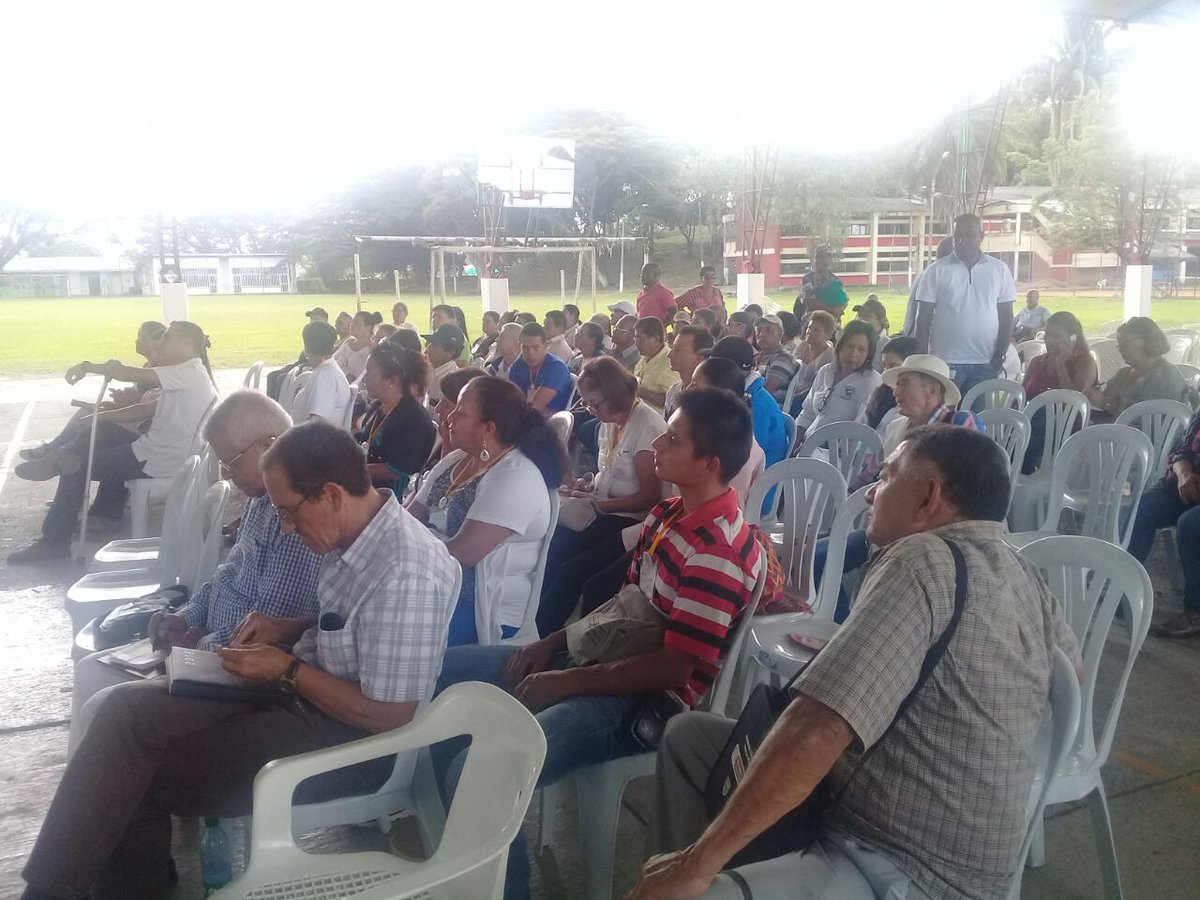 DORISPIZARROM1's tweet photo. Secret Desarrollo Social Y Participacion #ProgramaAsojuntas @GobValle #XXIIICongresoDeptal  "Organizaciones De Accion Comunal" #CartagoValle https://t.co/sd0Di9y51m