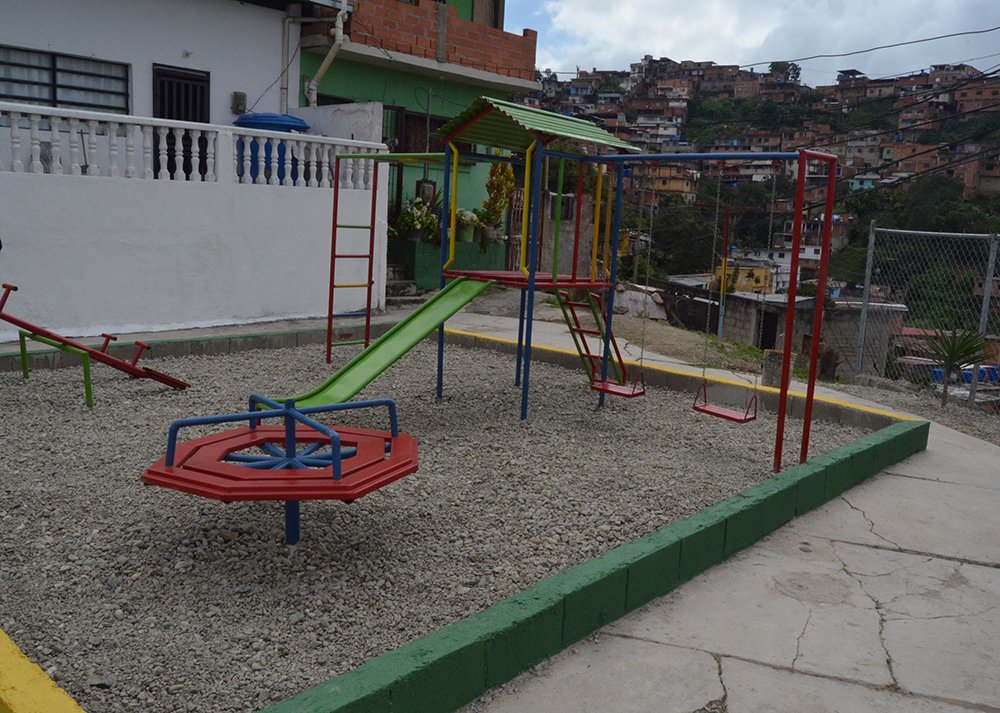 CoordAltosMiran's tweet photo. Consolidamos espacios y esparcimiento para nuestros niños y jóvenes https://t.co/HB6jeM9OLp