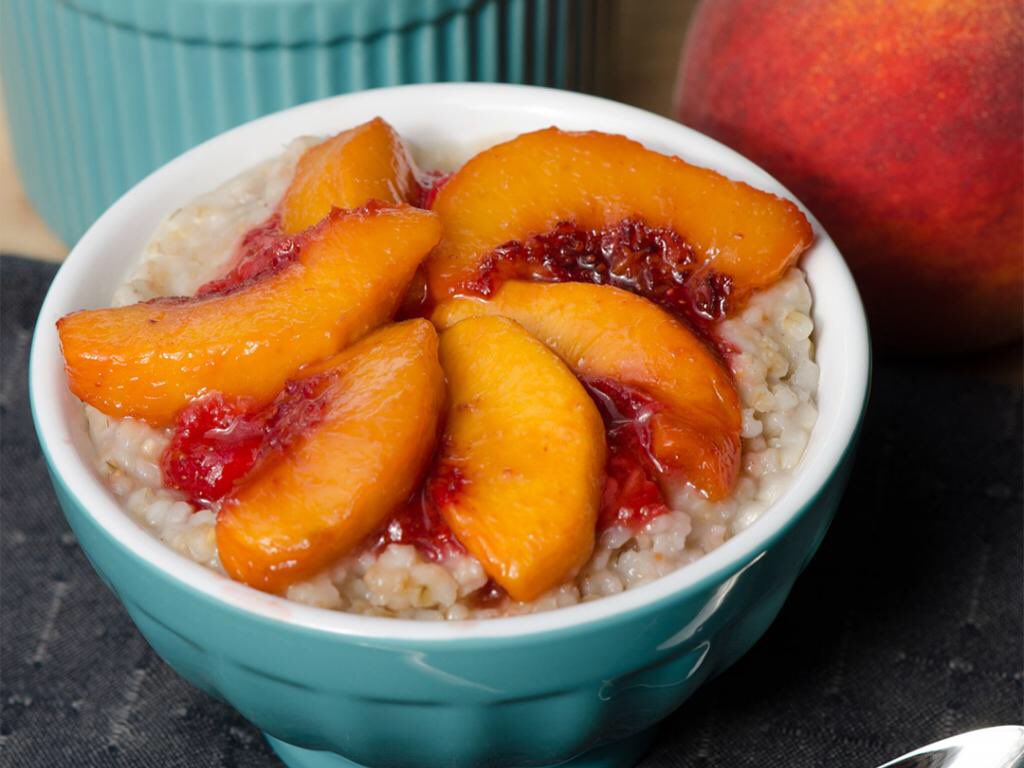 IrvDaPHENOM's tweet photo. Shout out to peach strawberry oatmeal. 🍑 🍓 #REVOLTMusicConference #Revolt2017 https://t.co/H9BYqlSN8Z
