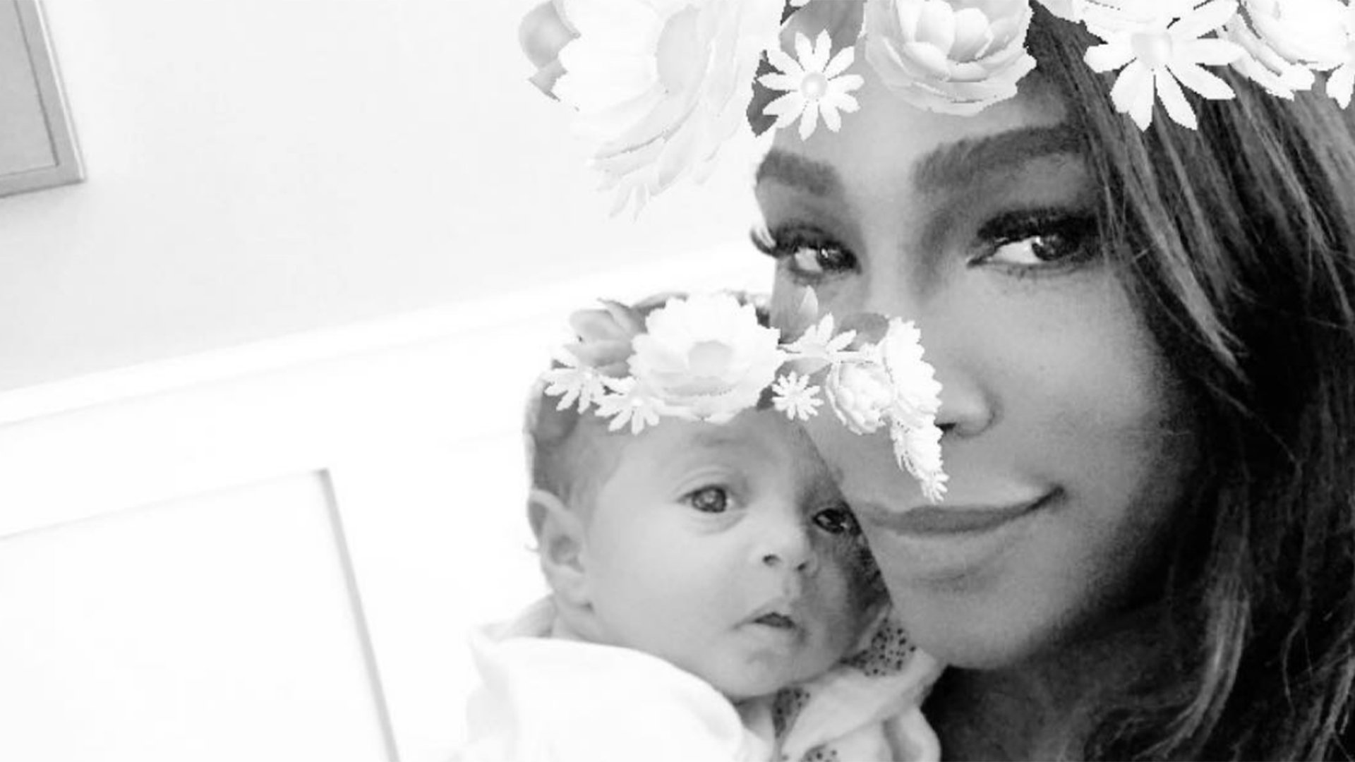 TODAY on Twitter "Serena Williams poses for selfie with Alexis Olympia